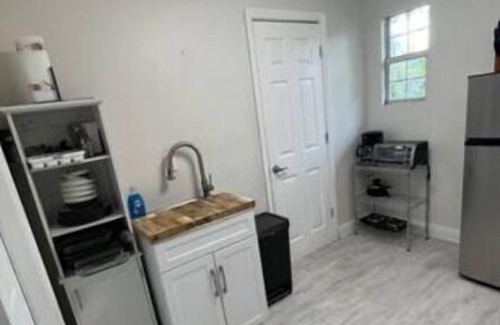 Sulphur Springs House | Perfect Tampa Executive Suite