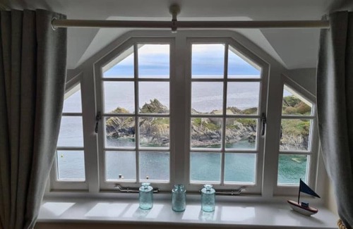 Polperro Cottage | Perfect view from every room and a hot tub too.