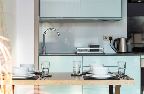 Gillingham Apartment | Perfect Work Base Modern, Calm, and Convenient