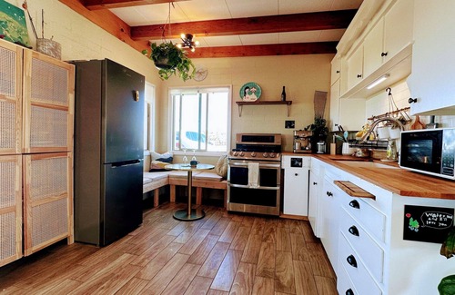 Landers House | Perfect Work-Vacation Home