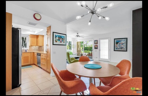 Tahquitz River Estates Condo | Perfectly located Palm Springs 2 bedroom 2 bathroom ground floor pool side condo