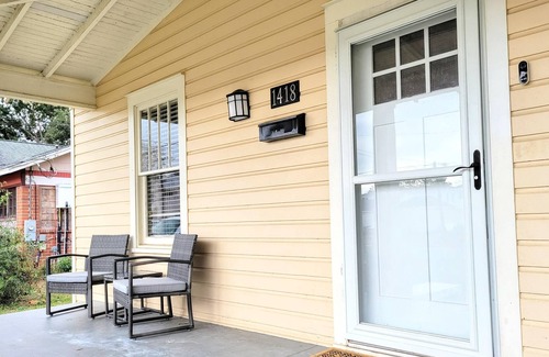 East Hill House | Perfectly Placed East Hill Bungalow