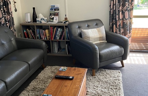 Pohara House | Perfectly positioned in Pohara- across the road from beautiful Pohara beach.