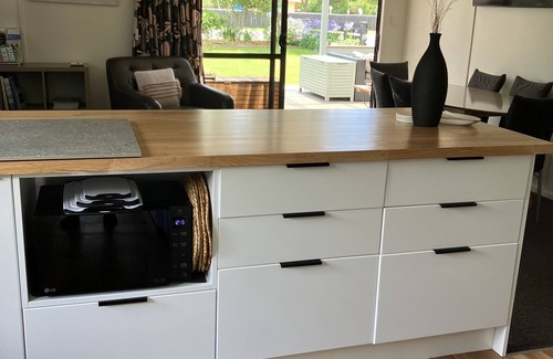 Pohara House | Perfectly positioned in Pohara- across the road from beautiful Pohara beach.
