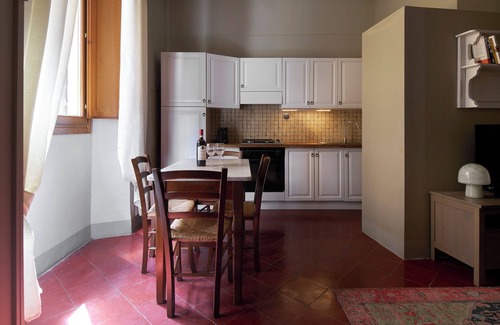 Santissima Annunziata Apartment | Pergola One Romantic Apt by Oteego