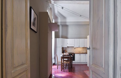 Santissima Annunziata Apartment | Pergola One Romantic Apt by Oteego