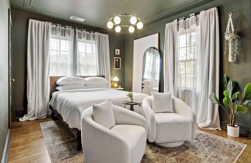 Black Mountain Hotel | Peri Social House