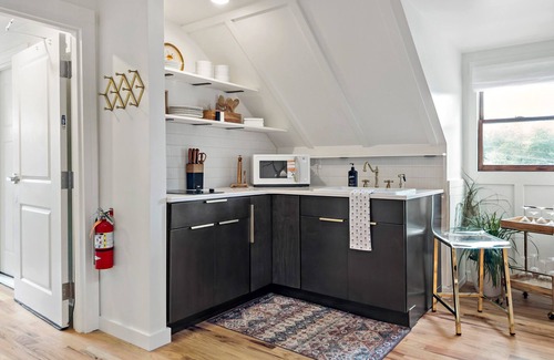 Black Mountain Hotel | Peri Social House