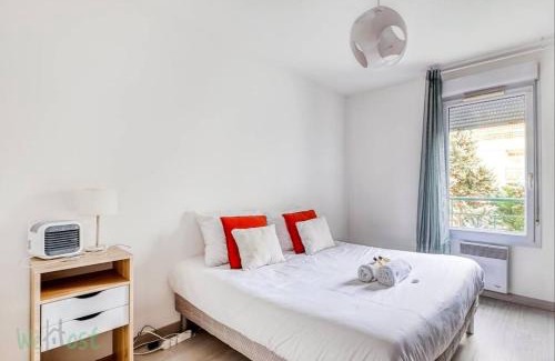 Les Serres - Vivier Apartment | Perollier - CI - Lyon 2 - Bedroom apartment with balcony and pool