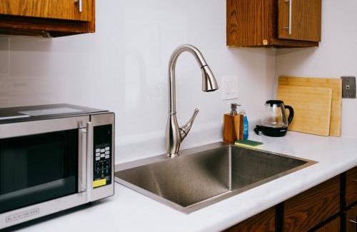 O'Hare House | Personal Gym Luxury Balcony Condo