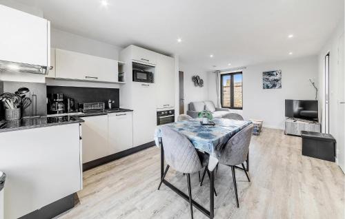 Saint-Benoit-des-Ondes Apartment | Pet Friendly Apartment