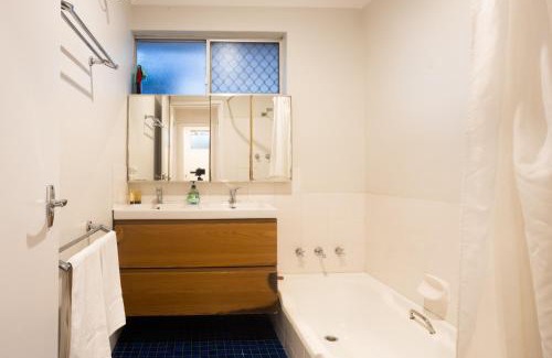 Shenton Park House | Pet Friendly 2BR Family home in Shenton Park
