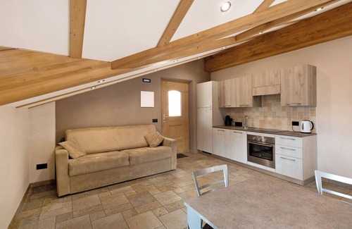 Sant'Anna Apartment | Pet-Friendly Apartment Ermi Casa da Claudia with Mountain View