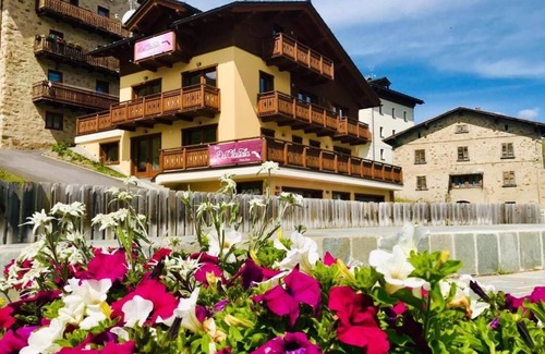 Sant'Anna Apartment | Pet-Friendly Apartment Ermi Casa da Claudia with Mountain View