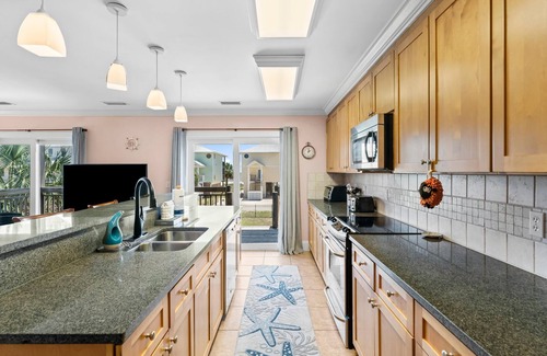 Port St. Joe House | Pet Friendly Beach House - One Palm