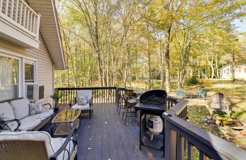 Pocono Lake House | Pet-Friendly Cabin with Hot Tub in Pocono Lake!