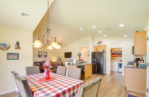 Tulsa County House | Pet-Friendly Collinsville Home ~ 19 Mi to Tulsa!