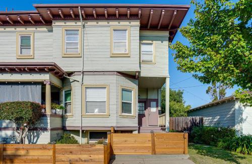 Alameda Apartment | Pet-Friendly Condo Less Than 2 Mi to Alameda Beach!