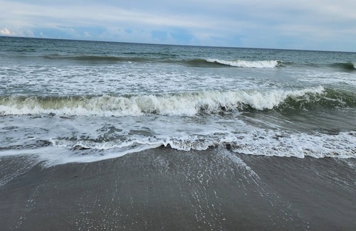 Shallotte House | Pet friendly, cozy getaway - 10 min to Holden Beach