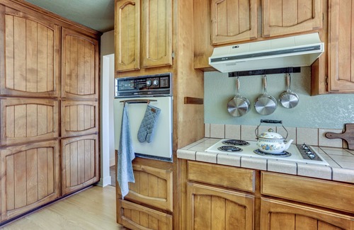 North Fork Cabin | Pet-Friendly Escape w/Game Room & Fire Pit!