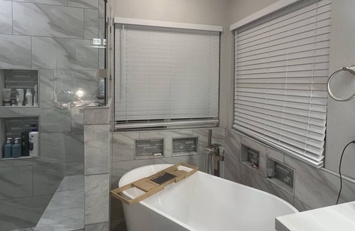 Herriman House | Pet friendly fully fenced backyard long term stay