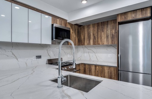 Downtown Vancouver Apartment | Pet Friendly Furnished 2 Bedroom@ 1168 Pendrell