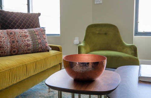 Theatre District Apartment | Pet-Friendly Furnished 1BR in Boston w/ Gym