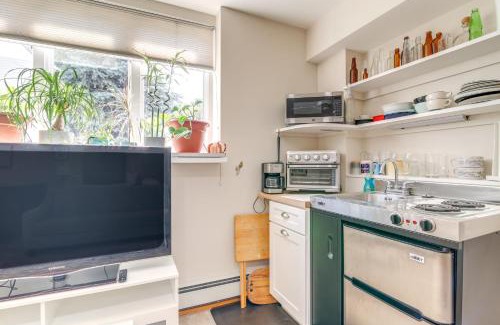 Minot Apartment | Pet-Friendly Garden Studio about 25 Mi to Boston!