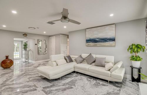 West Palm Beach House | Pet-Friendly Gem with Pool and Yard in West Palm Beach