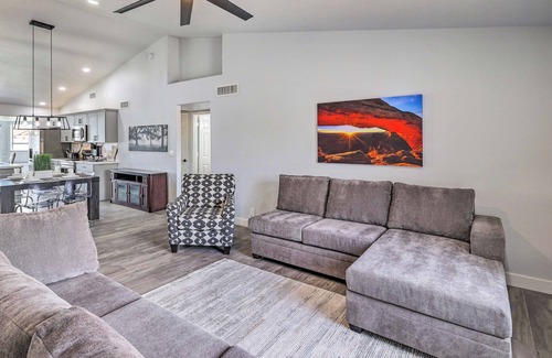 La Buena Vida House | Pet-Friendly Glendale Getaway Near Westgate
