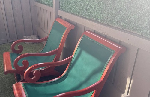 Diamond Head - Kapahulu - St. Louis Apartment | Pet Friendly Guesthouse + Parking