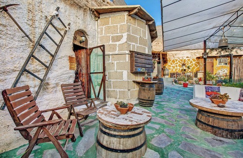 Fasnia House | Pet-Friendly Holiday Home Casas Cueva Alfer 1 with Sea View, Garden & Wi-Fi