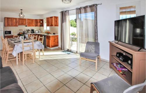 Rochefort-du-Gard House | Pet Friendly Home In Rochefort Du Gard