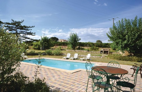 Bagard House | Pet friendly home in Bagard with WiFi