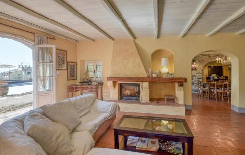 San Salvatore House | Pet Friendly Home In Cogorno With Wifi