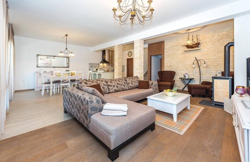 Sibenik House | Pet friendly home in Dubrava