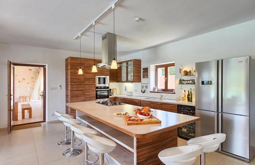 Mofardini House | Pet friendly home in Tinjan