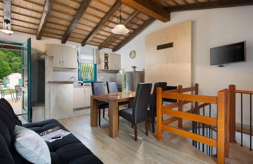 Trviz House | Pet friendly home in Trviz with WiFi