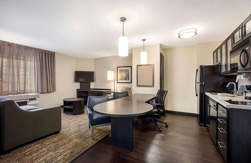 Salt Lake City Hotel | Pet-friendly Hotel! THREE 1BR Suite with Full Kitchens