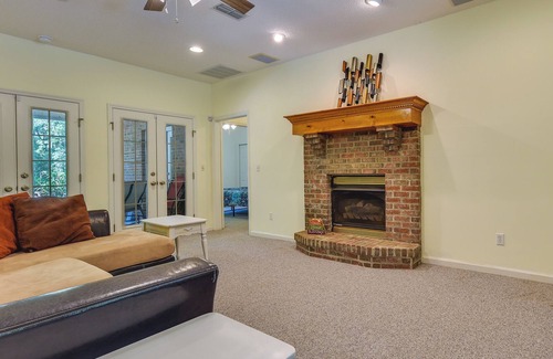 Northside House | Pet-Friendly Jacksonville Vacation Rental w/ Lanai
