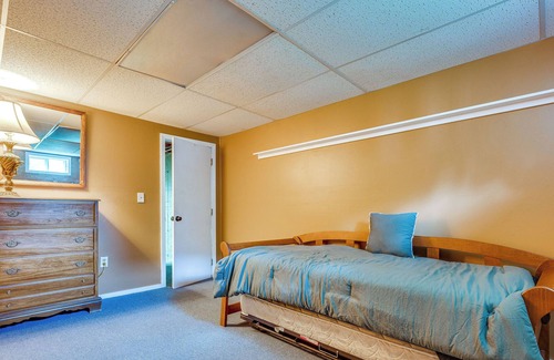 Lincoln Cabin | Pet-Friendly Lincoln Retreat w/ Game Room!
