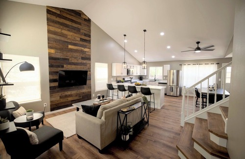 Northeast Colorado Springs House | Pet Friendly Mtn Getaway Ping Pong Table King Bed