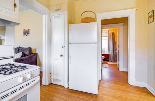 Vollintine-Evergreen House | Pet-Friendly Memphis Home - 4 Mi to Downtown!