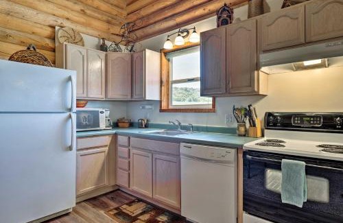 Spanish Valley House | Pet-Friendly Moab Cabin with Mtn Views and BBQ!