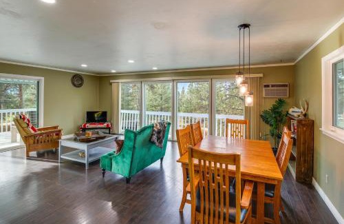 Stevensville House | Pet-Friendly Montana Abode with Balcony and Fireplace!