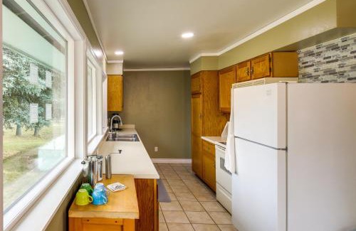 Stevensville House | Pet-Friendly Montana Abode with Balcony and Fireplace!