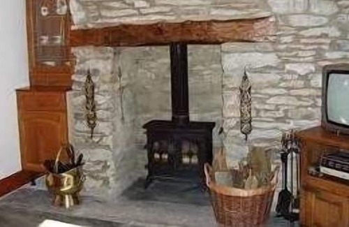 Clearbrook Cottage | Pet friendly, oak-beamed cottage, log fire, in Dartmoor National Park