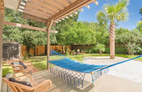 Southeast Pensacola House | Pet-Friendly Pensacola Home with Sunny Backyard!
