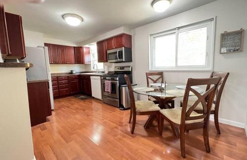 Wasco House | Pet Friendly Ranch Home 30 mins from O'Hare