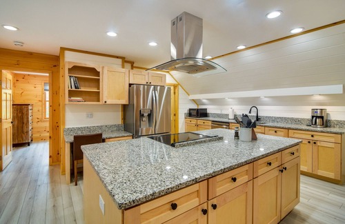 Rockwood Apartment | Pet-Friendly Rockwood Retreat: Deck & Lake Access!